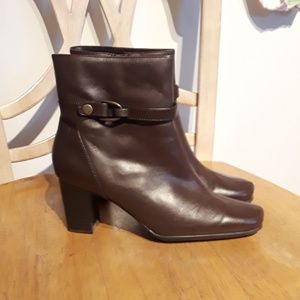 ❌❌SOLD❌❌Nine West Brown Leather Boots Size 9W
